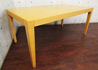 マラガ(MALAGA)テーブル